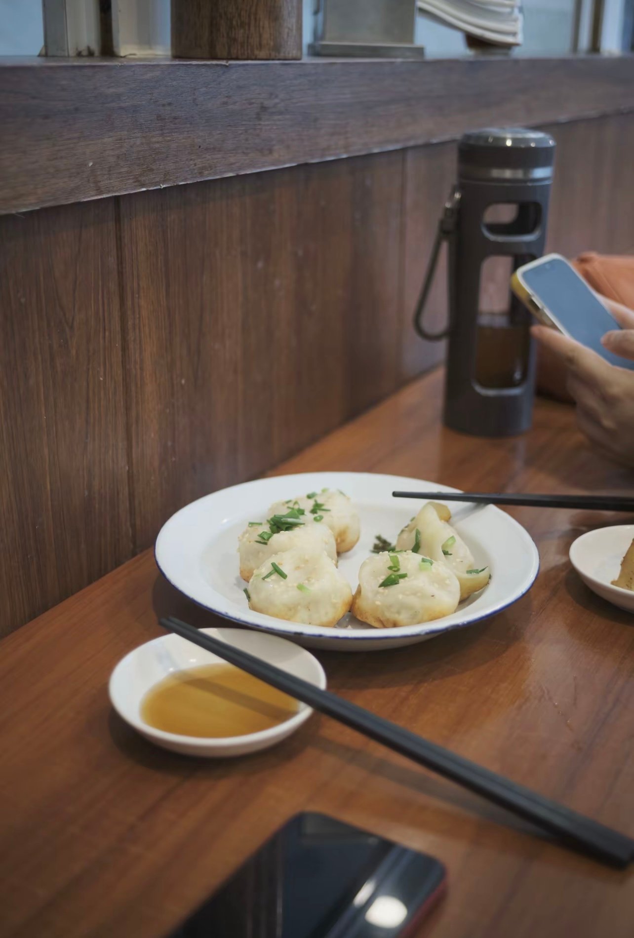 淮海路后巷35年老店！没有招牌的街坊食堂，阿姨爷叔全认识