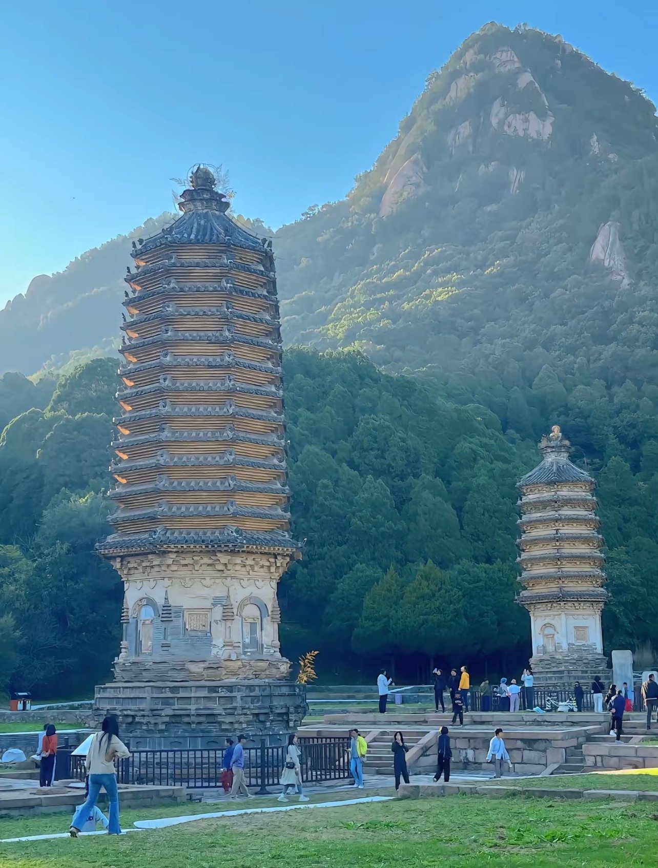 银山塔林：藏在山里的千年古塔