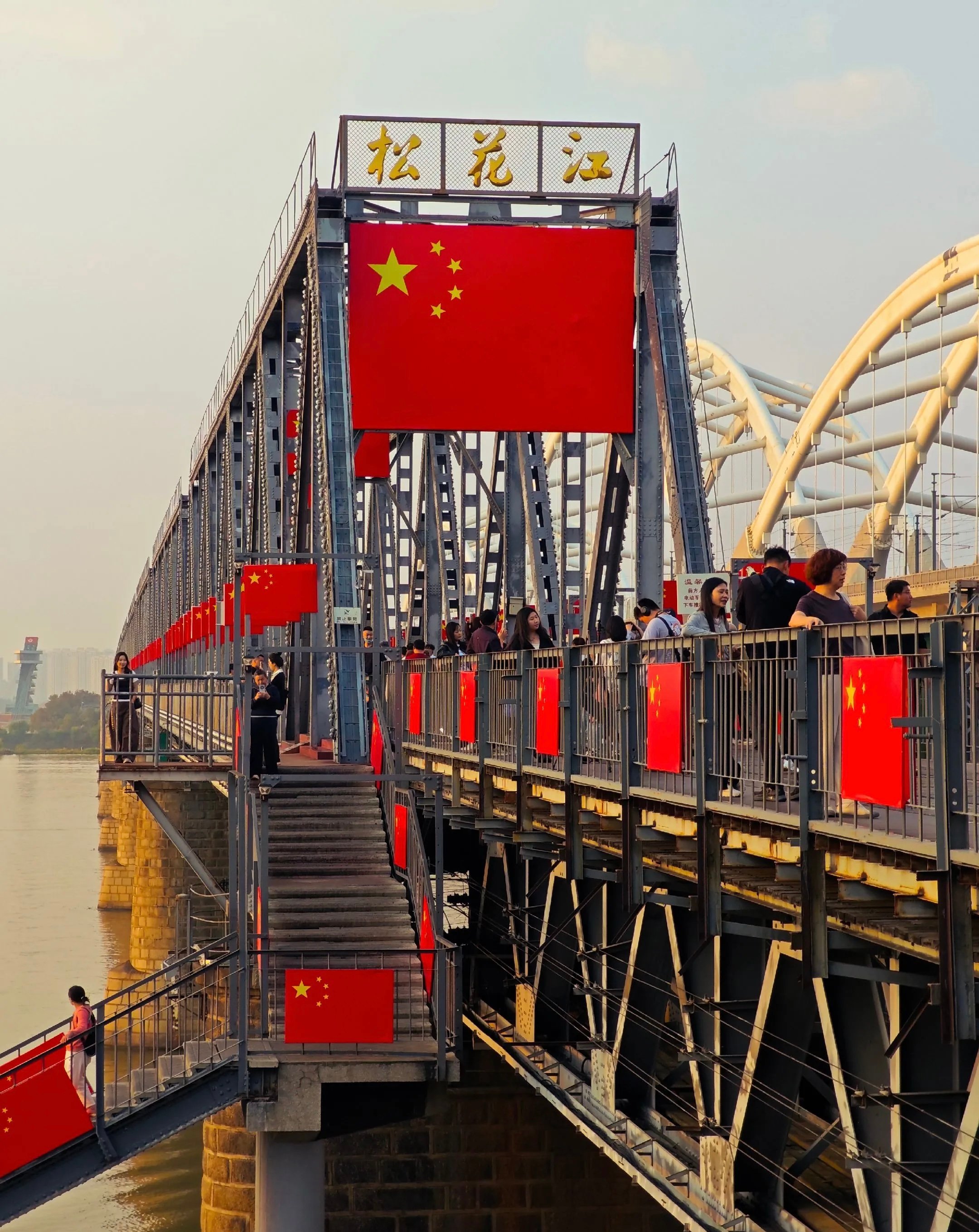 哈尔滨这座百年老桥，比中央大街还让人震撼