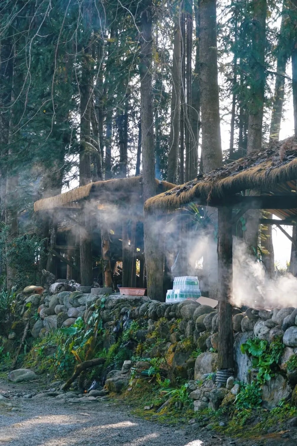 高黎贡山脚下的世外桃源！野温泉随便泡，村民淳朴得让人感动🌲