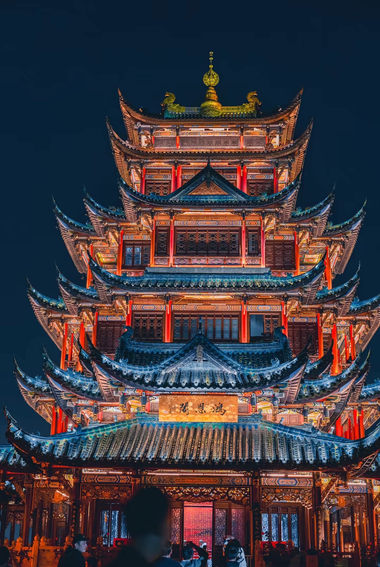 看重庆夜景别去南山一棵树了！这里人少景美还免费，360度俯瞰整个重庆城