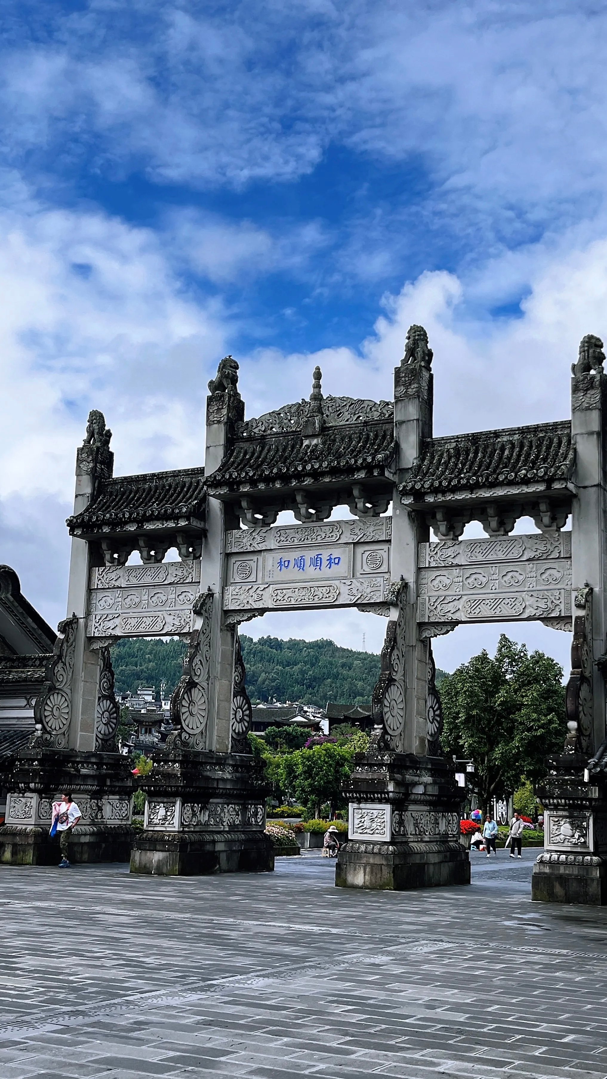 别只去大理丽江了！滇西这条线好吃好泡还好逛，人还少