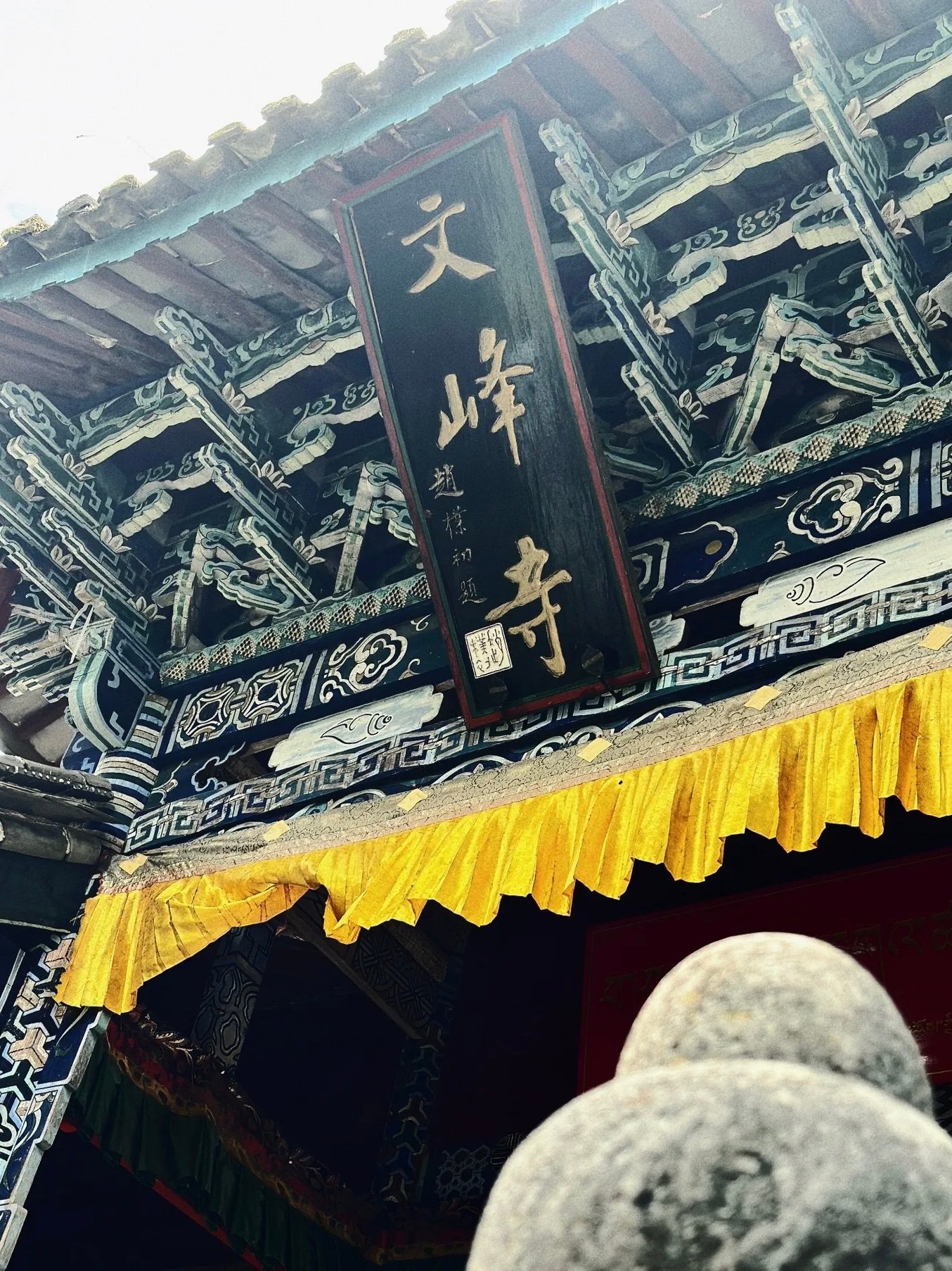 在黑龙潭拍雪山倒影人挤人，我找到了这个丽江版"小西湖"