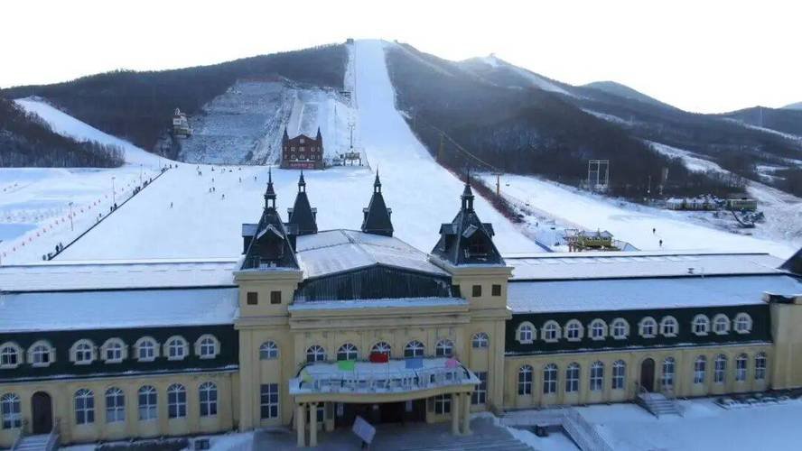🎢扎兰屯金龙山滑雪场・东北雪上乐园✨滑雪 + 雪地摩托