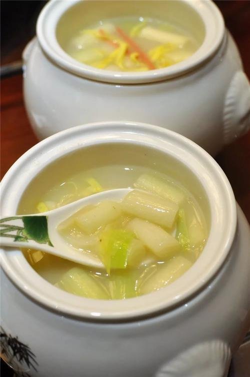 🥬奶汤蒲菜｜泉水湖畔时令鲁菜！清雅奶鲜春日限定🌿
