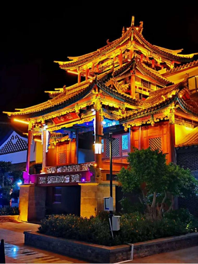 🏘️楚雄高新区彝人古镇酒吧街｜夜生活天花板✨篝火 + 美食 + 微醺