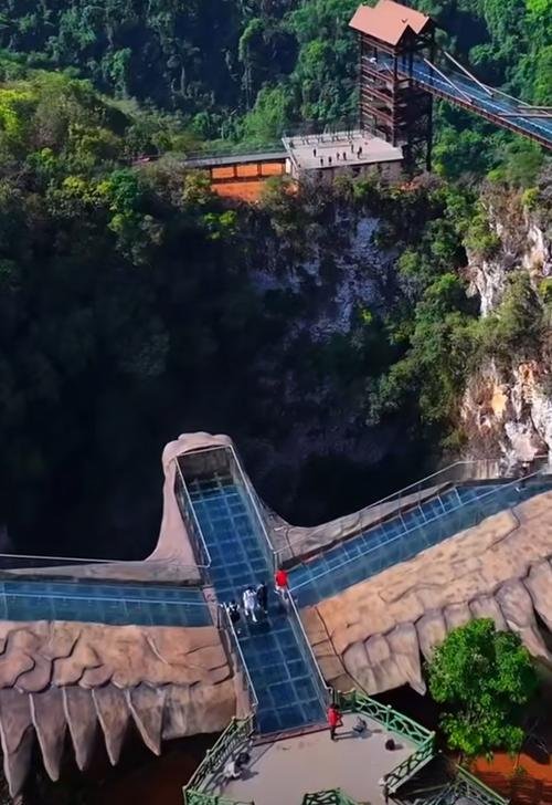 🕳️沧源巨型天坑群｜云南最大天坑秘境｜误入外星地底世界🌍