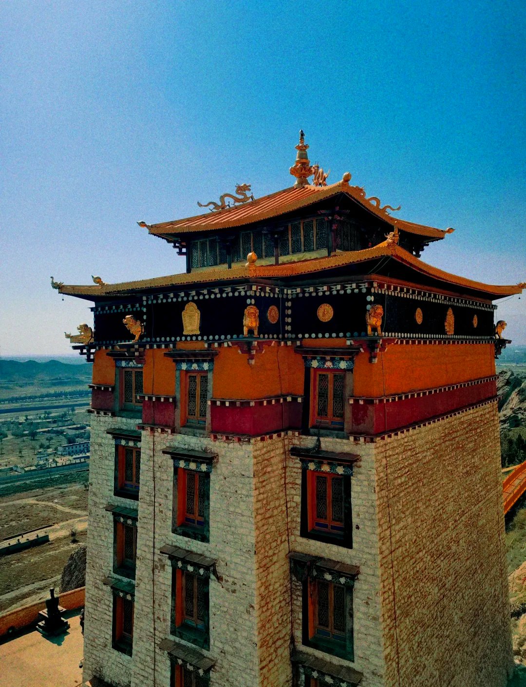 🏯乌海藏传佛教寺院・禅意静心秘境✨红墙金瓦 + 经幡飘扬