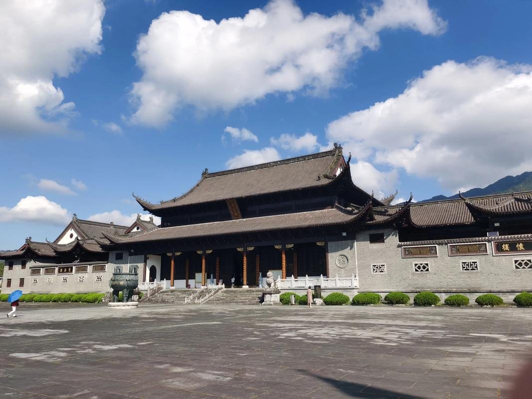 ⛰️爬完999级台阶，只为见这一面！百丈寺震撼实拍